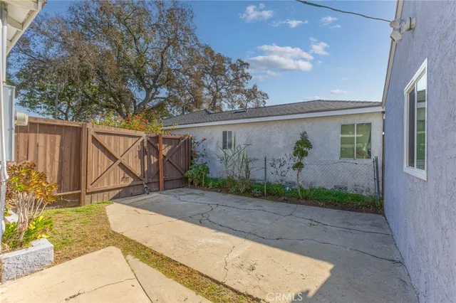 $829,000 | 1410 South Olive Street, Santa Ana, CA 92707