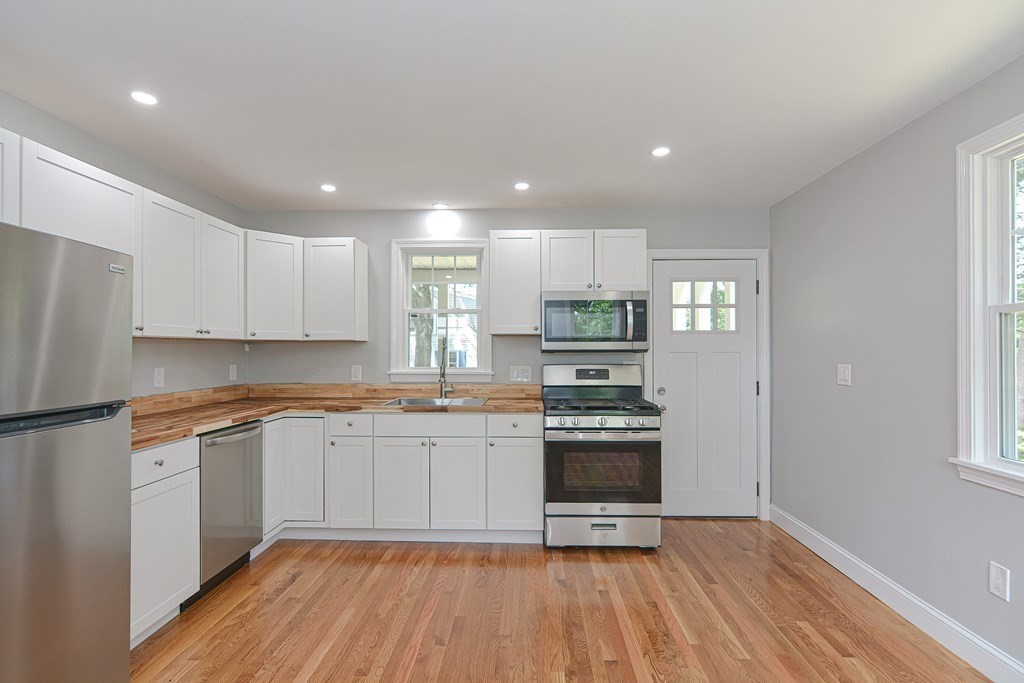 13 MacArthur Road Natick, MA 01760 - Photo 11 of 36 Gallery Image 11