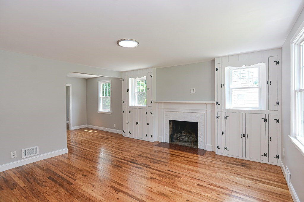 13 MacArthur Road Natick, MA 01760 - Photo 14 of 36 Gallery Image 14