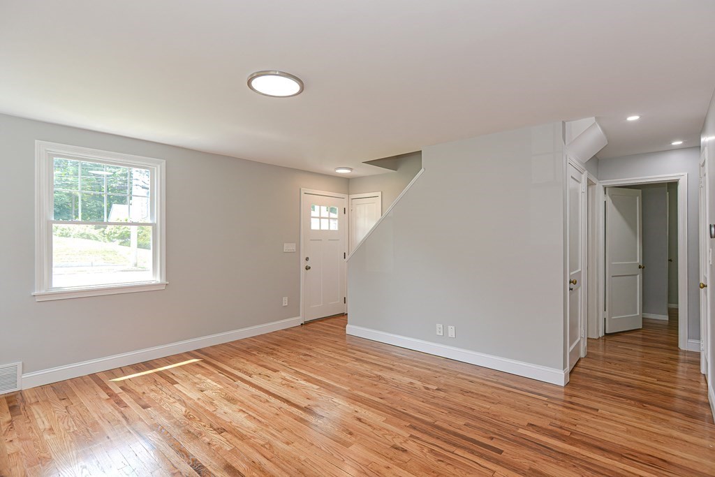 13 MacArthur Road Natick, MA 01760 - Photo 17 of 36 Gallery Image 17