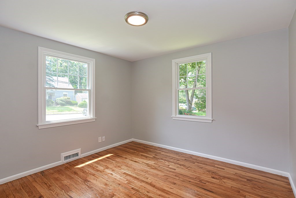 13 MacArthur Road Natick, MA 01760 - Photo 19 of 36 Gallery Image 19