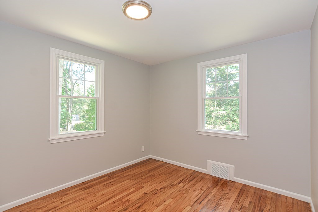 13 MacArthur Road Natick, MA 01760 - Photo 21 of 36 Gallery Image 21