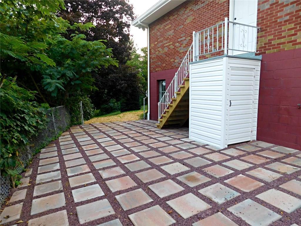 26 Porters Hollow Road Coraopolis, PA 15108 - Photo 24 of 25 Private back patio