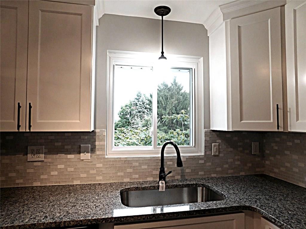 26 Porters Hollow Road Coraopolis, PA 15108 - Photo 10 of 25 New granite countertops