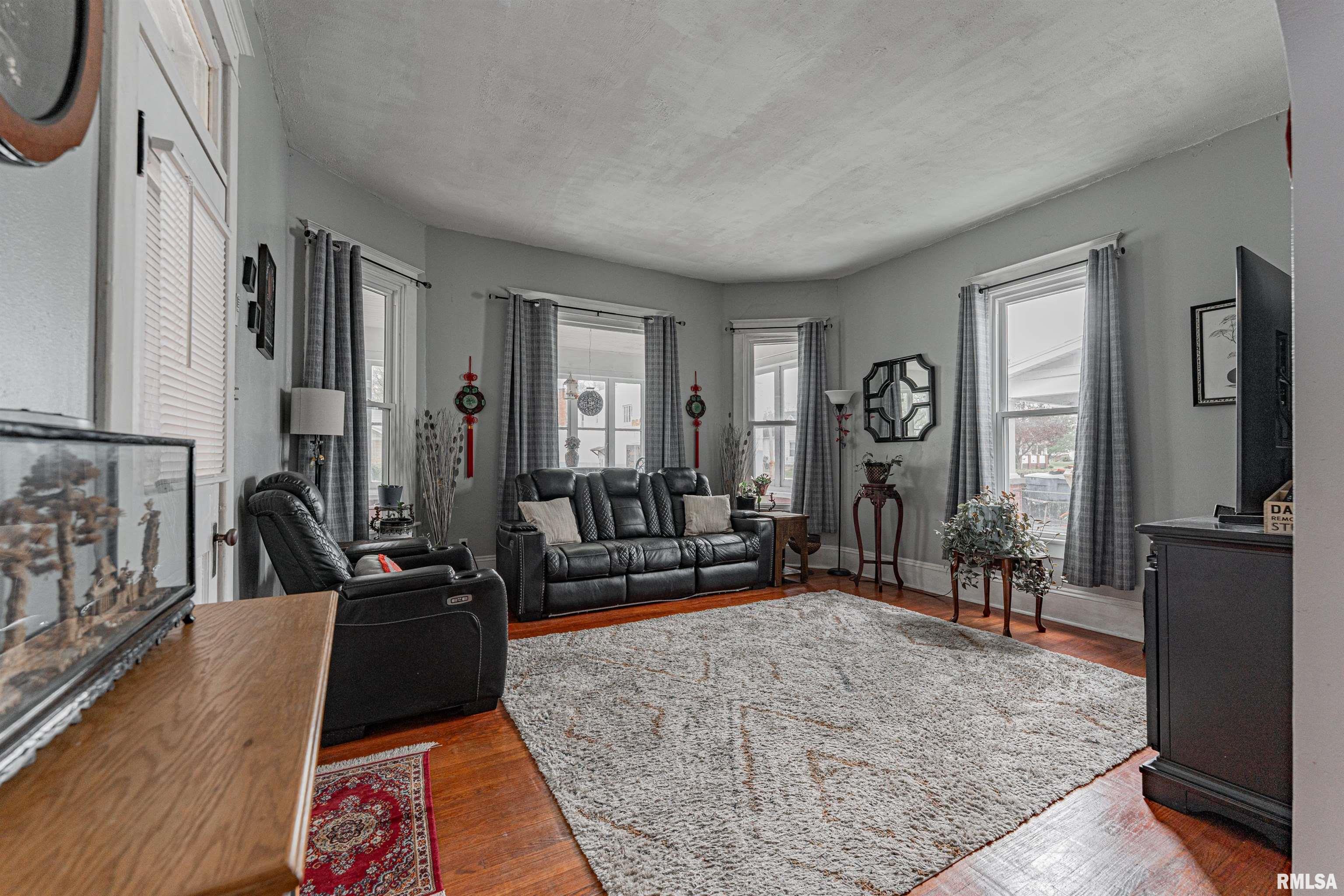 407 South Kickapoo Street Lincoln, IL 62656 - Photo 12 of 27