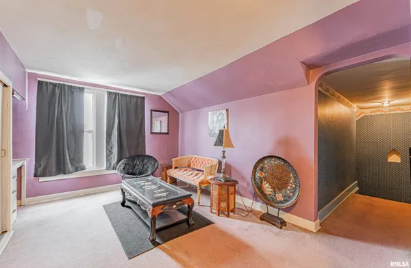 $179,900 | 407 South Kickapoo Street, Lincoln, IL 62656