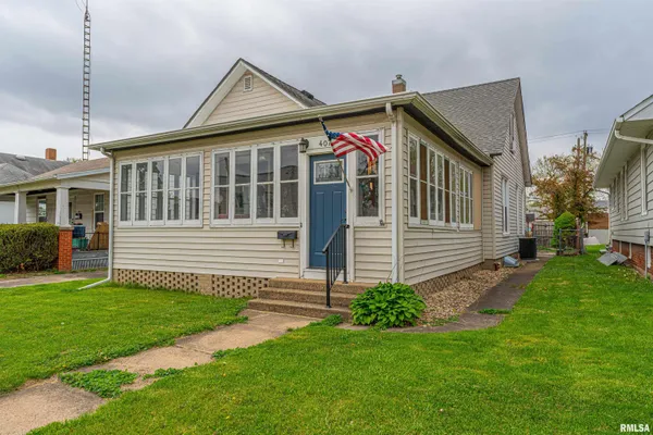 $179,900 | 407 South Kickapoo Street, Lincoln, IL 62656