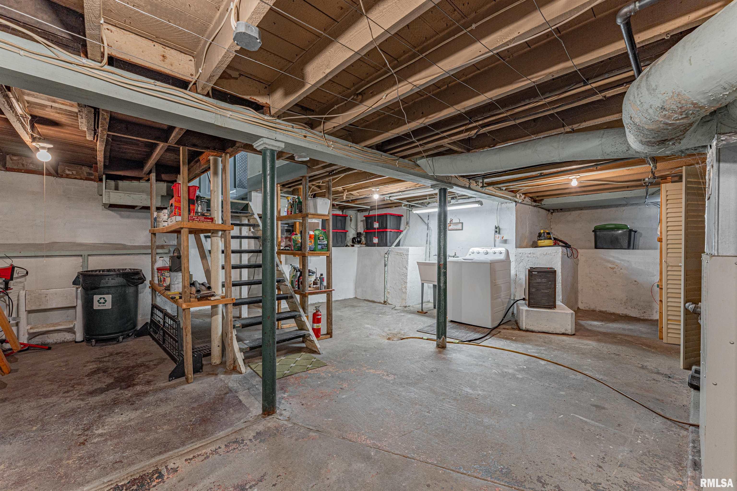 407 South Kickapoo Street Lincoln, IL 62656 - Photo 21 of 27