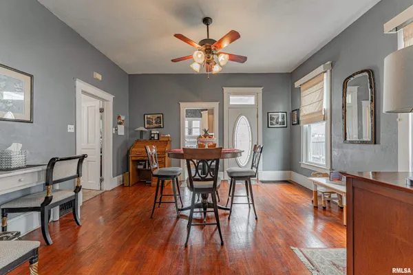 $179,900 | 407 South Kickapoo Street, Lincoln, IL 62656