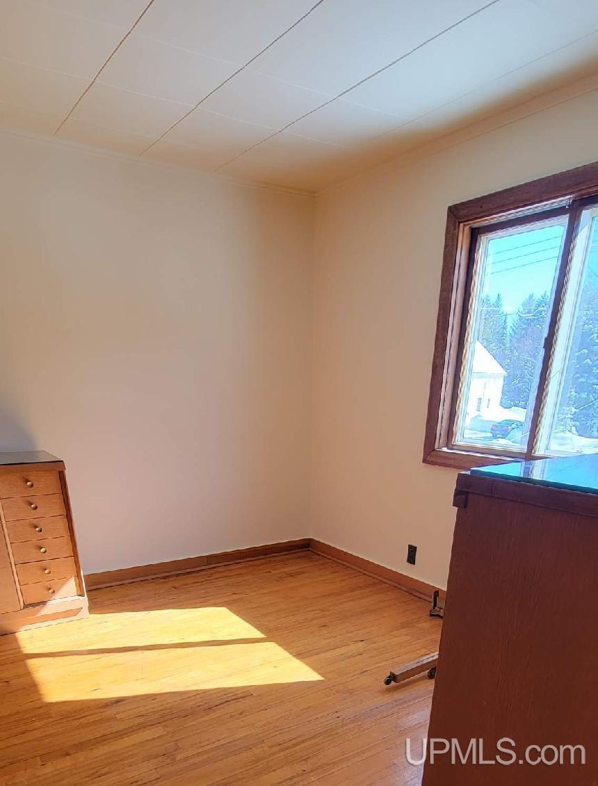 214 Cary Road Hurley, WI 54534 - Photo 13 of 20 Gallery Image 13