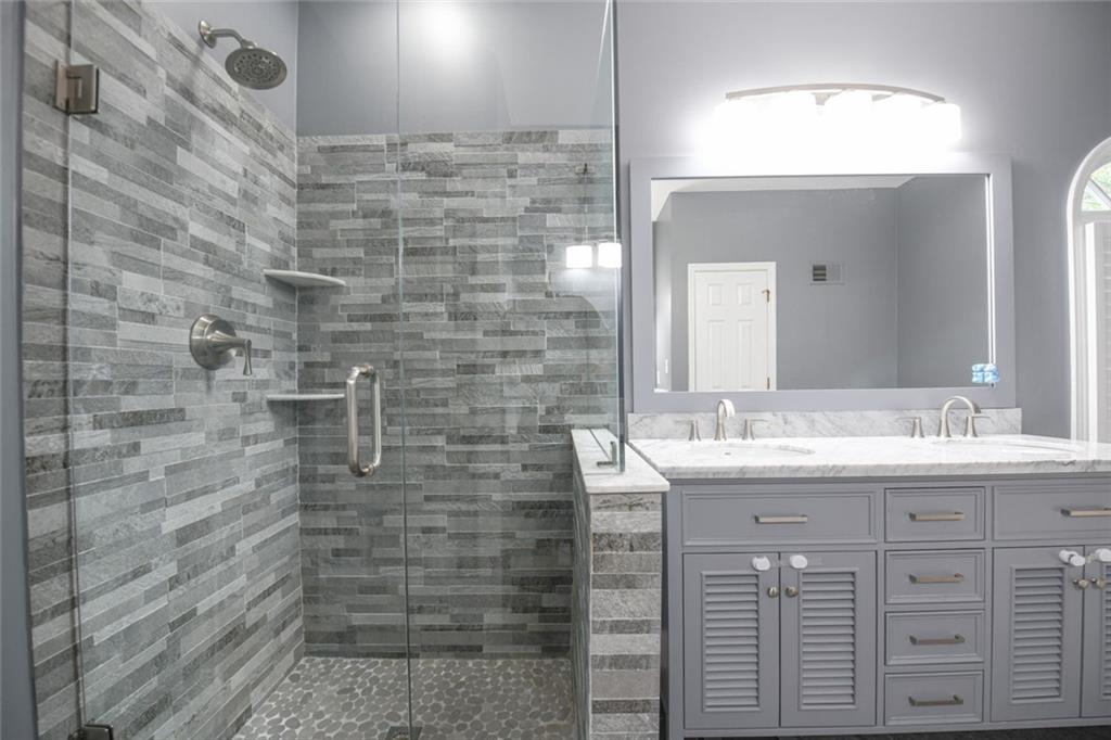 304 Bridle Path Marietta, GA 30068 - Photo 17 of 33