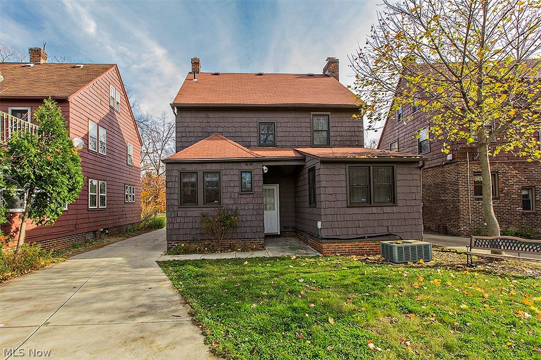 2336 Canterbury Road Cleveland, OH 44118 - Photo 2 of 25