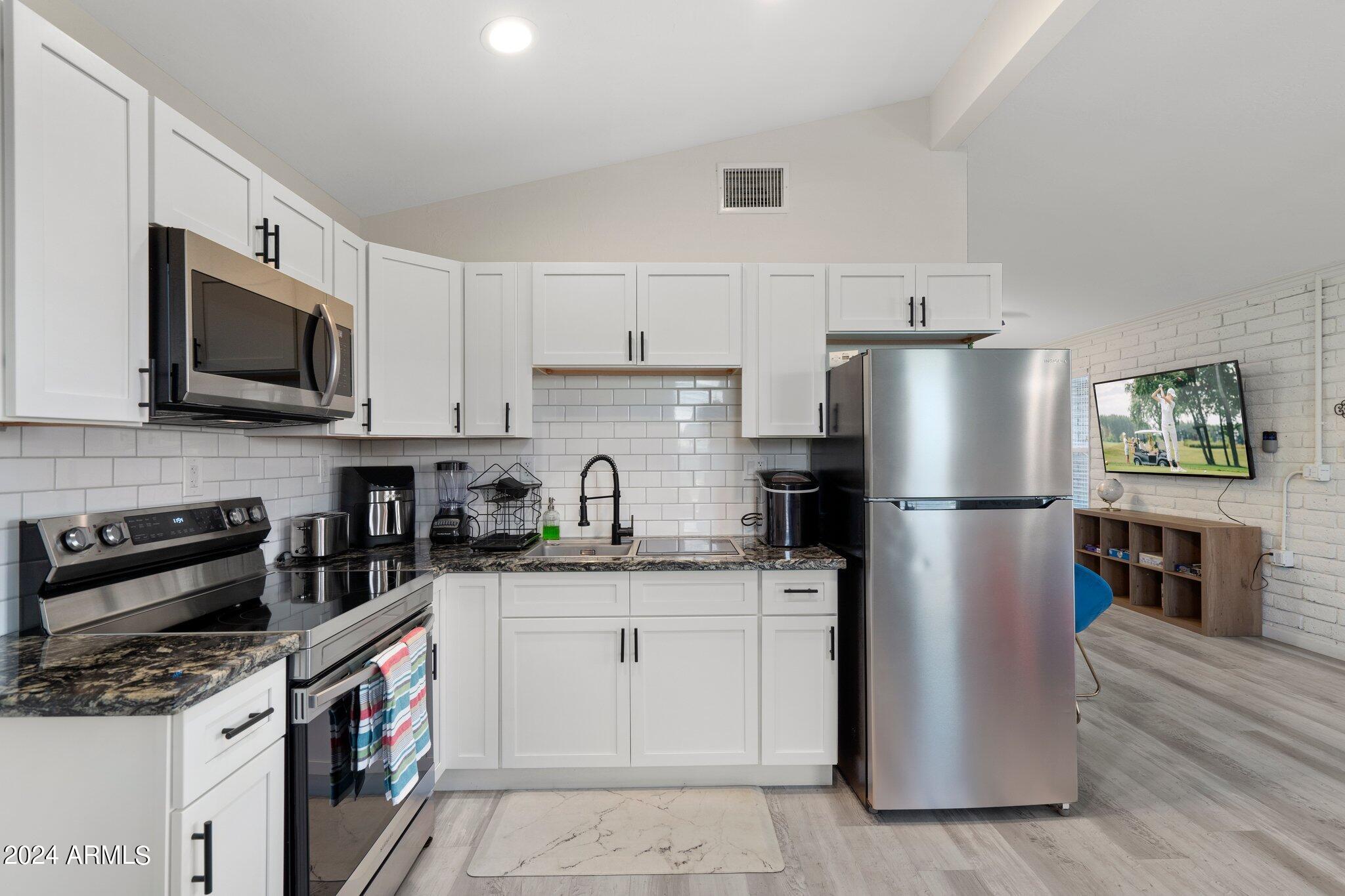 3119 East Wethersfield Road Phoenix, AZ 85032 - Photo 16 of 62 16-web-or-mls-PML00322