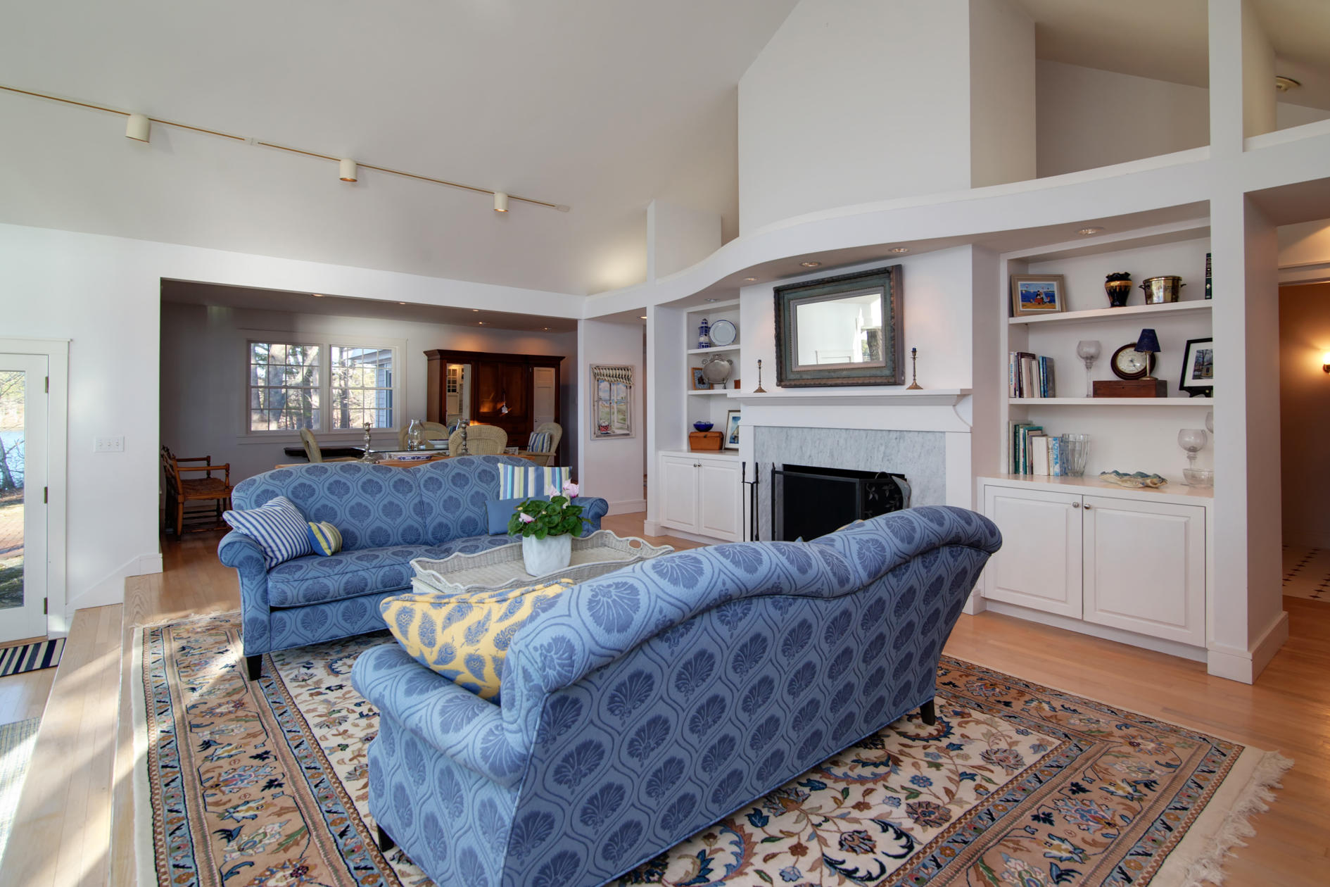 624 Poponessett Road Cotuit, MA 02635 - Photo 3 of 30 011_624PoponessetRd_03092017