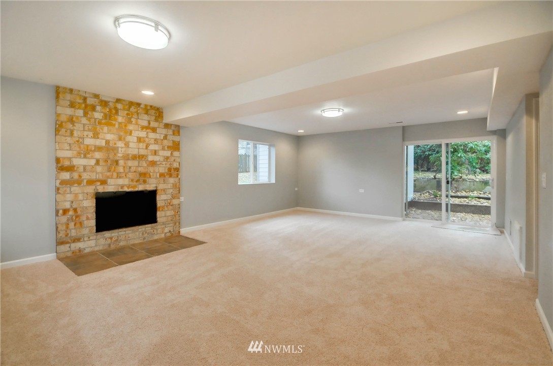 18322 112th Avenue Southeast Renton, WA 98055 - Photo 17 of 22 Gallery Image 17