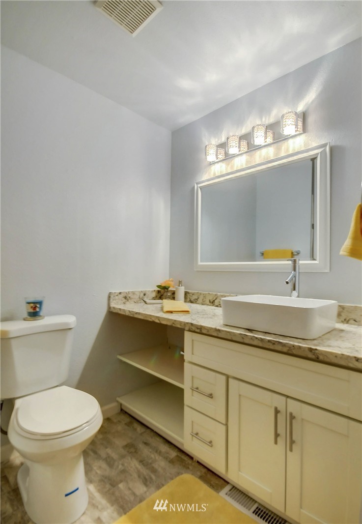 18322 112th Avenue Southeast Renton, WA 98055 - Photo 9 of 22 Gallery Image 9