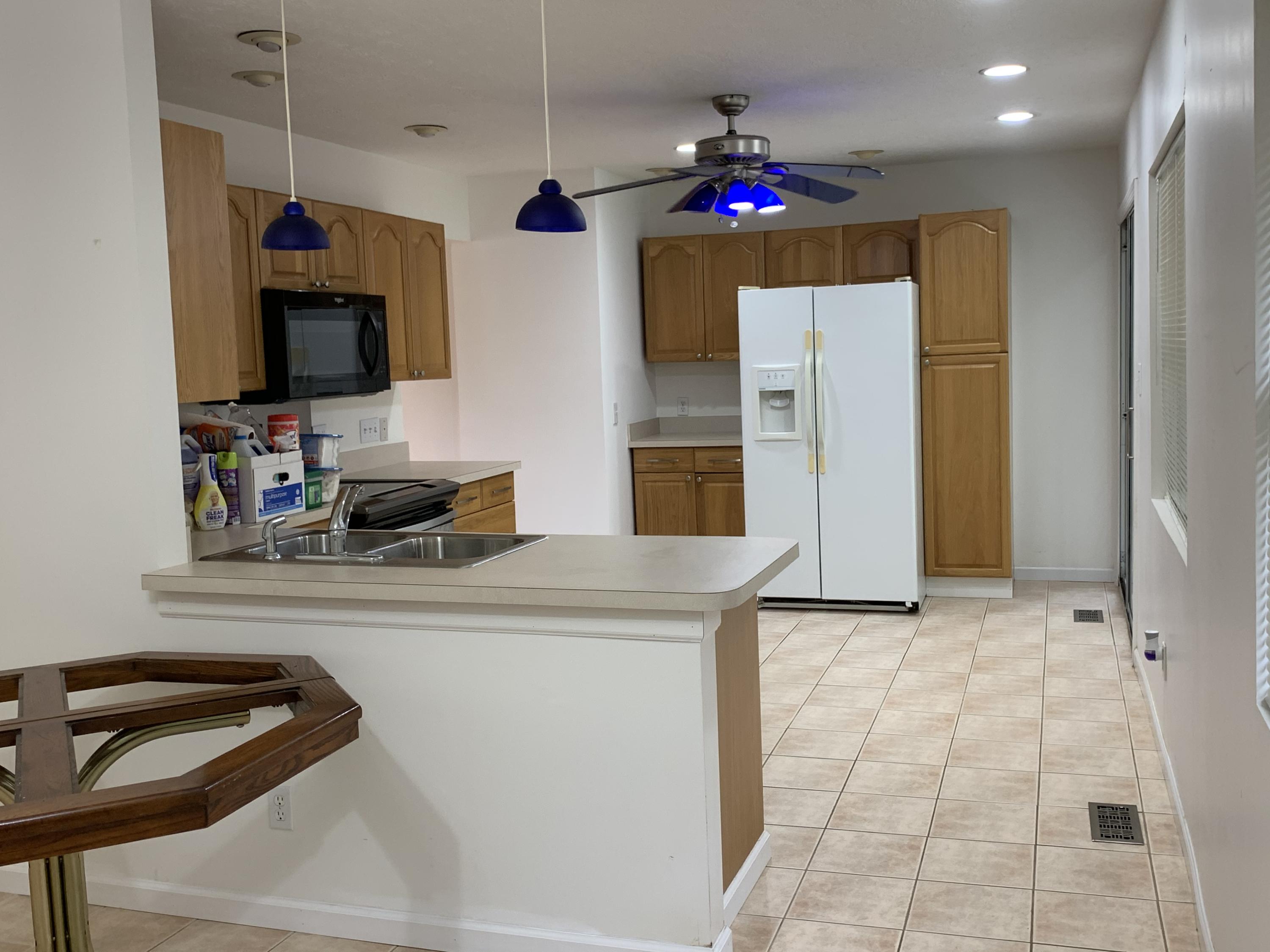 125 East Arrowwood Road Oak Ridge, TN 37830 - Photo 11 of 25 Breakfast Bar