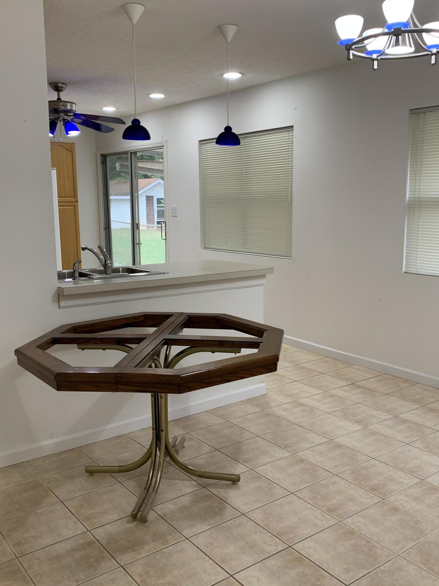 125 East Arrowwood Road Oak Ridge, TN 37830 - Photo 13 of 25 Bright and Open Kitchen