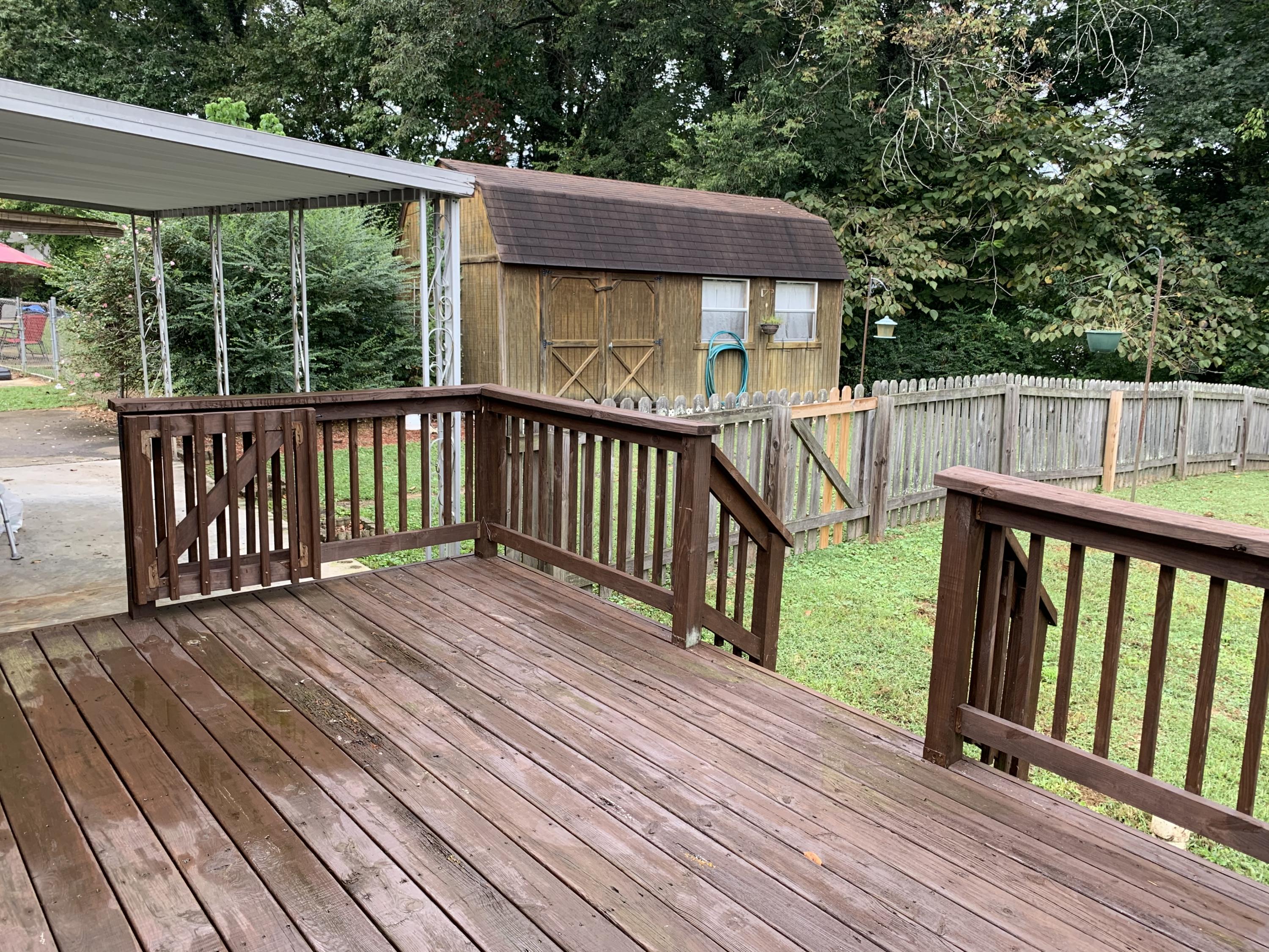125 East Arrowwood Road Oak Ridge, TN 37830 - Photo 20 of 25 Deck, Wood Fenced Yard, & Covered Patio!