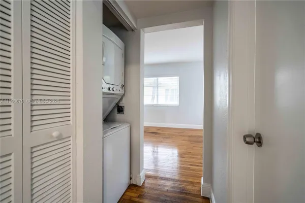 $2,100 | 1007 Bay Drive, Unit 201, Miami Beach, FL 33141