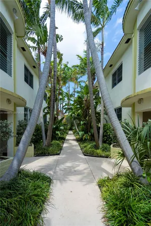 $2,100 | 1007 Bay Drive, Unit 201, Miami Beach, FL 33141
