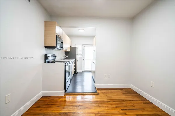 $2,100 | 1007 Bay Drive, Unit 201, Miami Beach, FL 33141