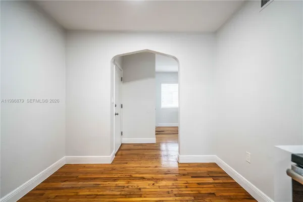 $2,100 | 1007 Bay Drive, Unit 201, Miami Beach, FL 33141