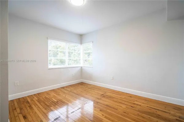 $2,100 | 1007 Bay Drive, Unit 201, Miami Beach, FL 33141