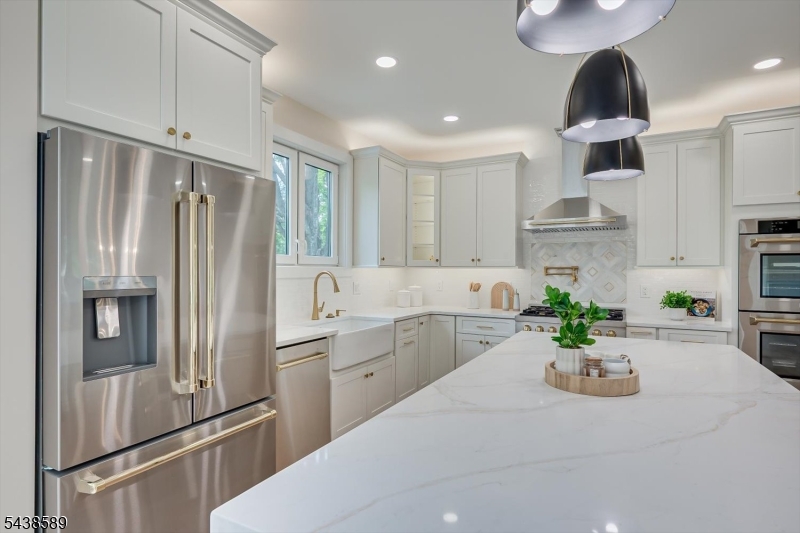 54 Nevsky Street Edison, NJ 08820 - Photo 38 of 47