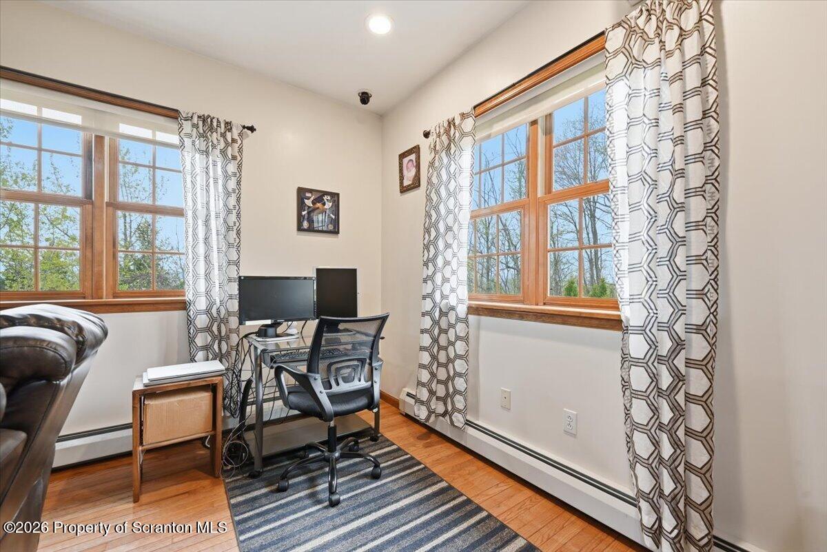 121 Ridgeview Drive Scranton, PA 18504 - Photo 20 of 65 Living Room