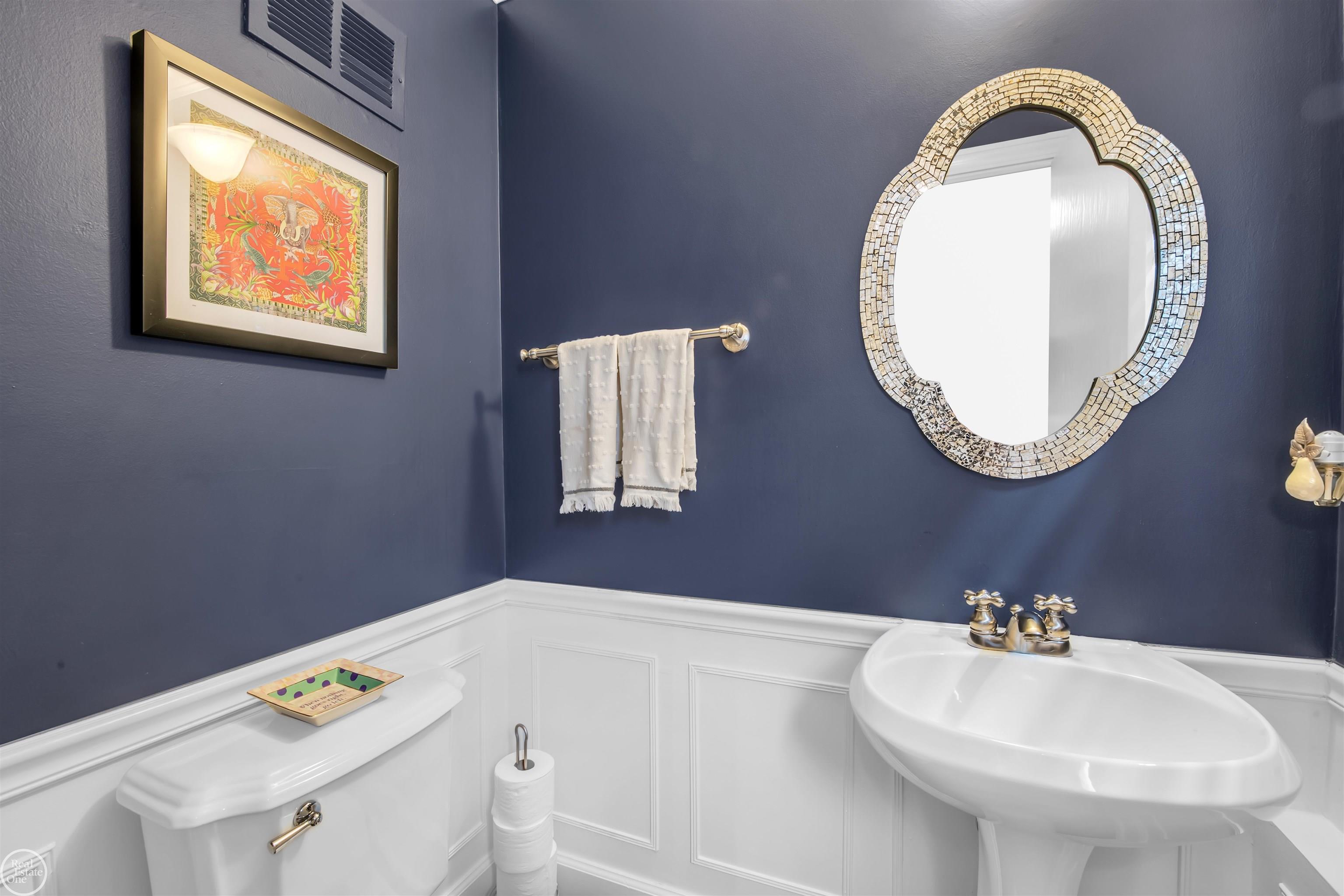 267 Moran Road Grosse Pointe, MI 48236 - Photo 32 of 42 50111427-31.JPG