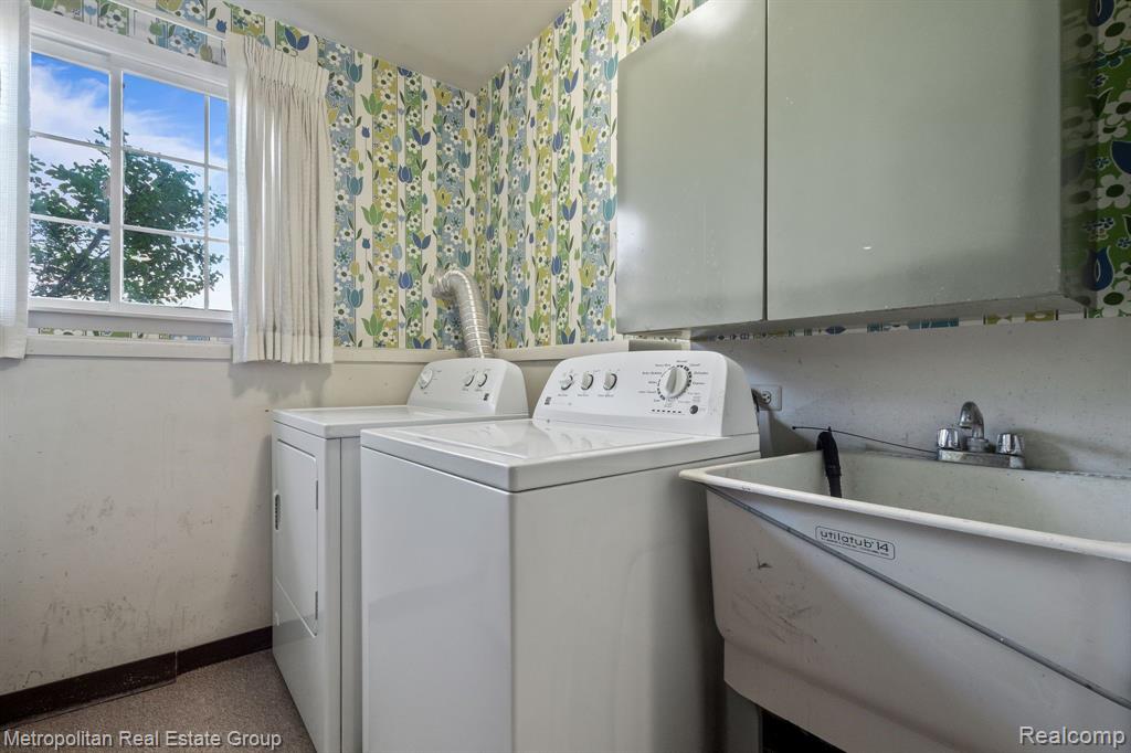 29607 High Valley Road Farmington Hills, MI 48331 - Photo 17 of 27