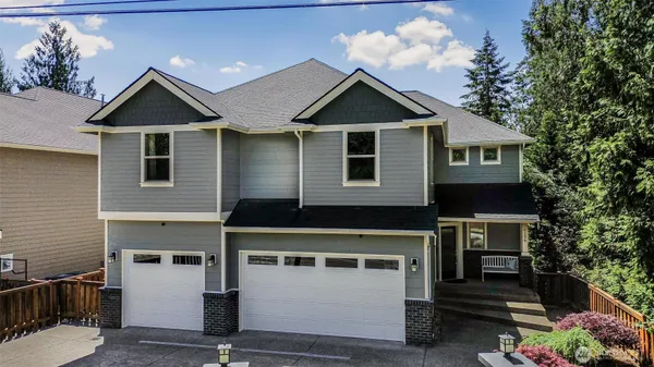 $1,350,000 | 6106 207th Avenue East, Bonney Lake, WA 98391