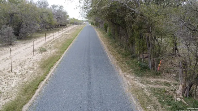 $199,000 | 686 County Road 545, Hondo, TX 78861