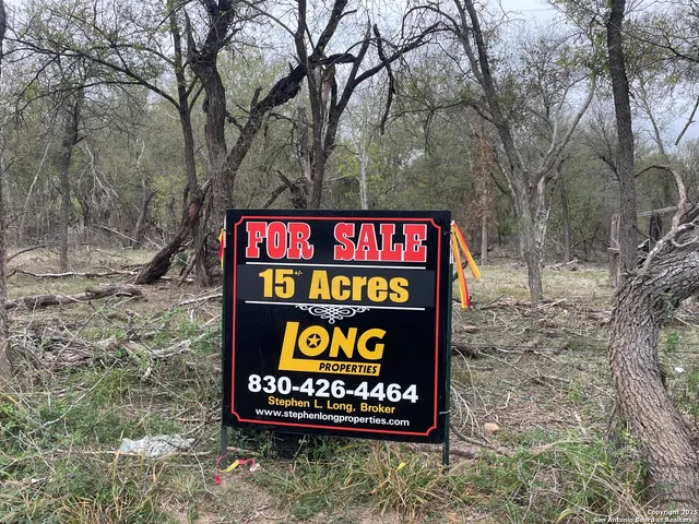 $199,000 | 686 County Road 545, Hondo, TX 78861