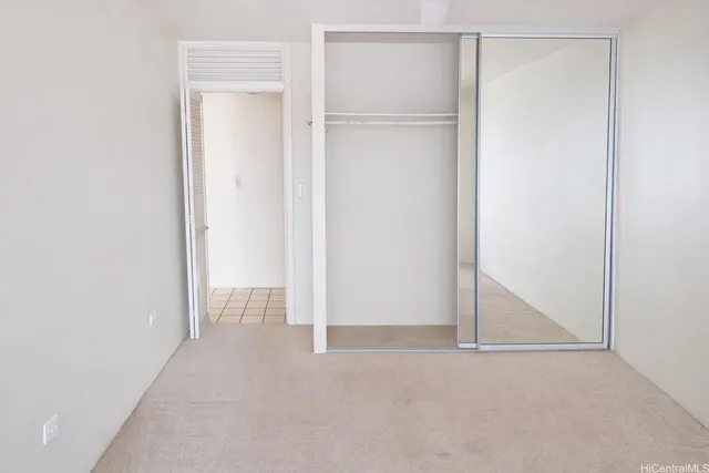 $2,700 | 1415 Victoria Street, Unit 906, Honolulu, HI 96822