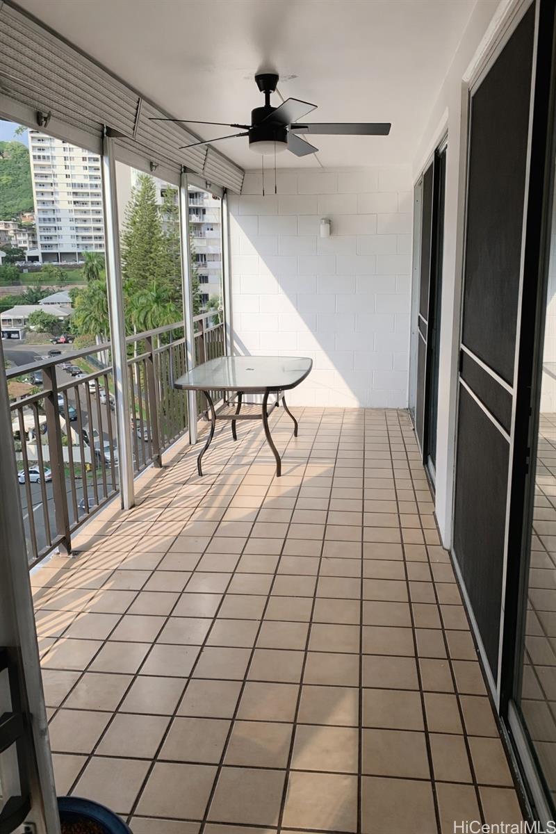 1415 Victoria Street, Unit 906 Honolulu, HI 96822 - Photo 10 of 16 a view of a hallway
