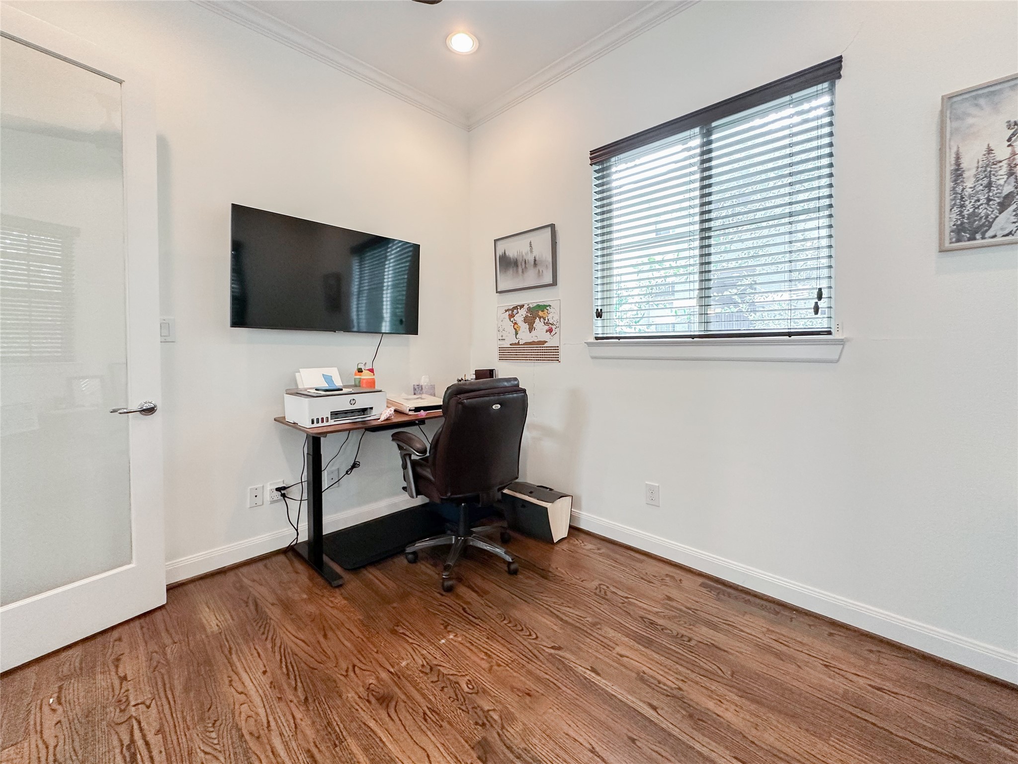 2 Hermann Park Court Houston, TX 77021 - Photo 39 of 43 a view of a workspace with furniture and a window