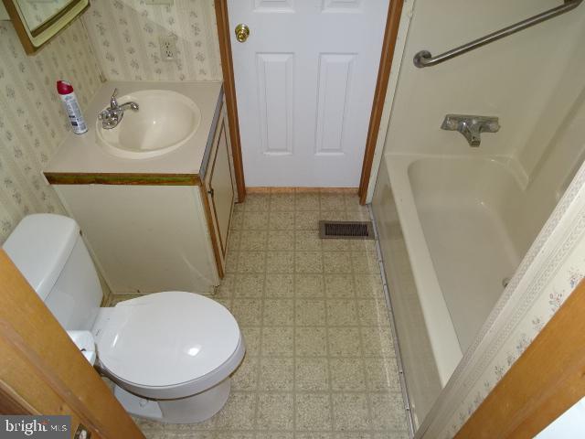 6340 Salem Run Road Dover, PA 17315 - Photo 11 of 26 Master Bathroom