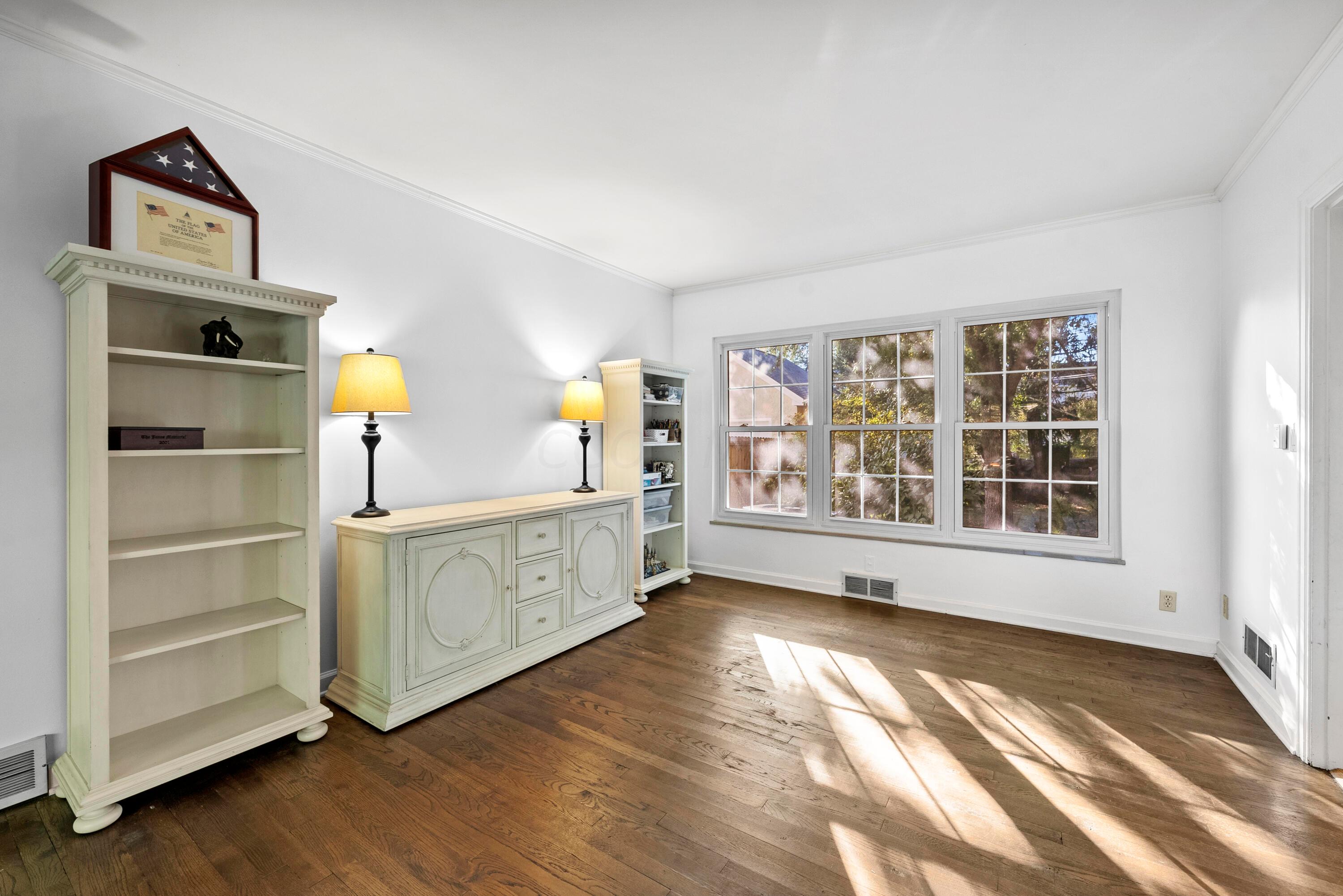 2561 Chester Road Upper Arlington, OH 43221 - Photo 7 of 38 Dining Space