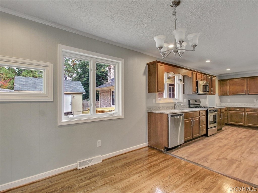 8714 Lonepine Road Henrico, VA 23294 - Photo 7 of 31 Gallery Image 7