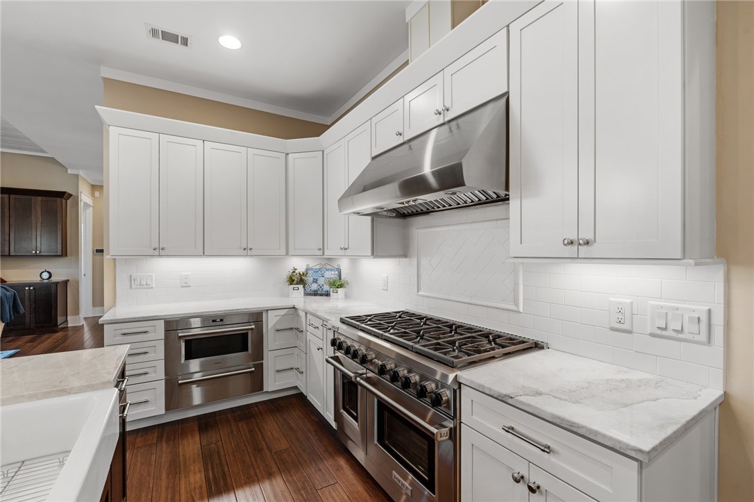 114 Peninsula Court Sunset, SC 29685 - Photo 13 of 48