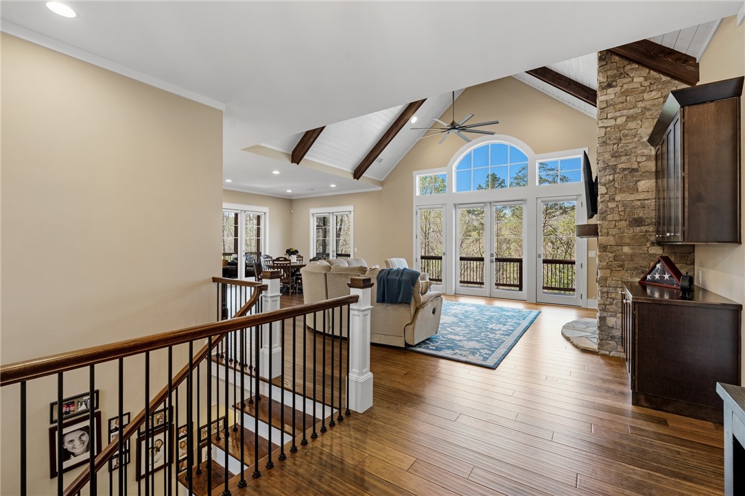 114 Peninsula Court Sunset, SC 29685 - Photo 3 of 48