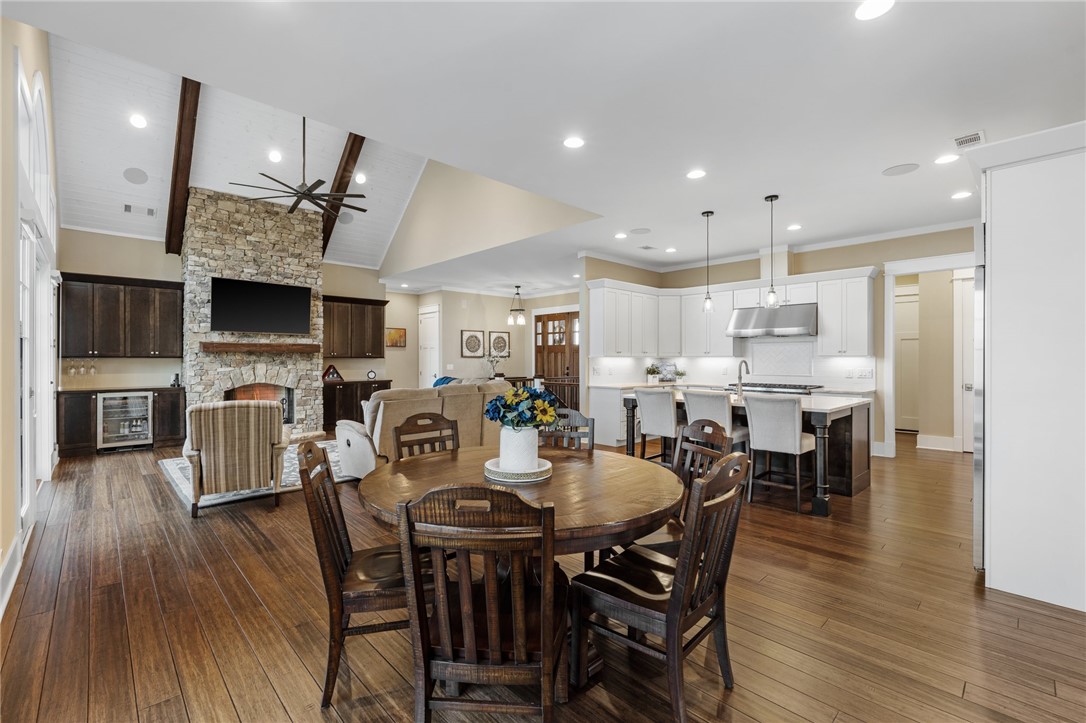 114 Peninsula Court Sunset, SC 29685 - Photo 8 of 48