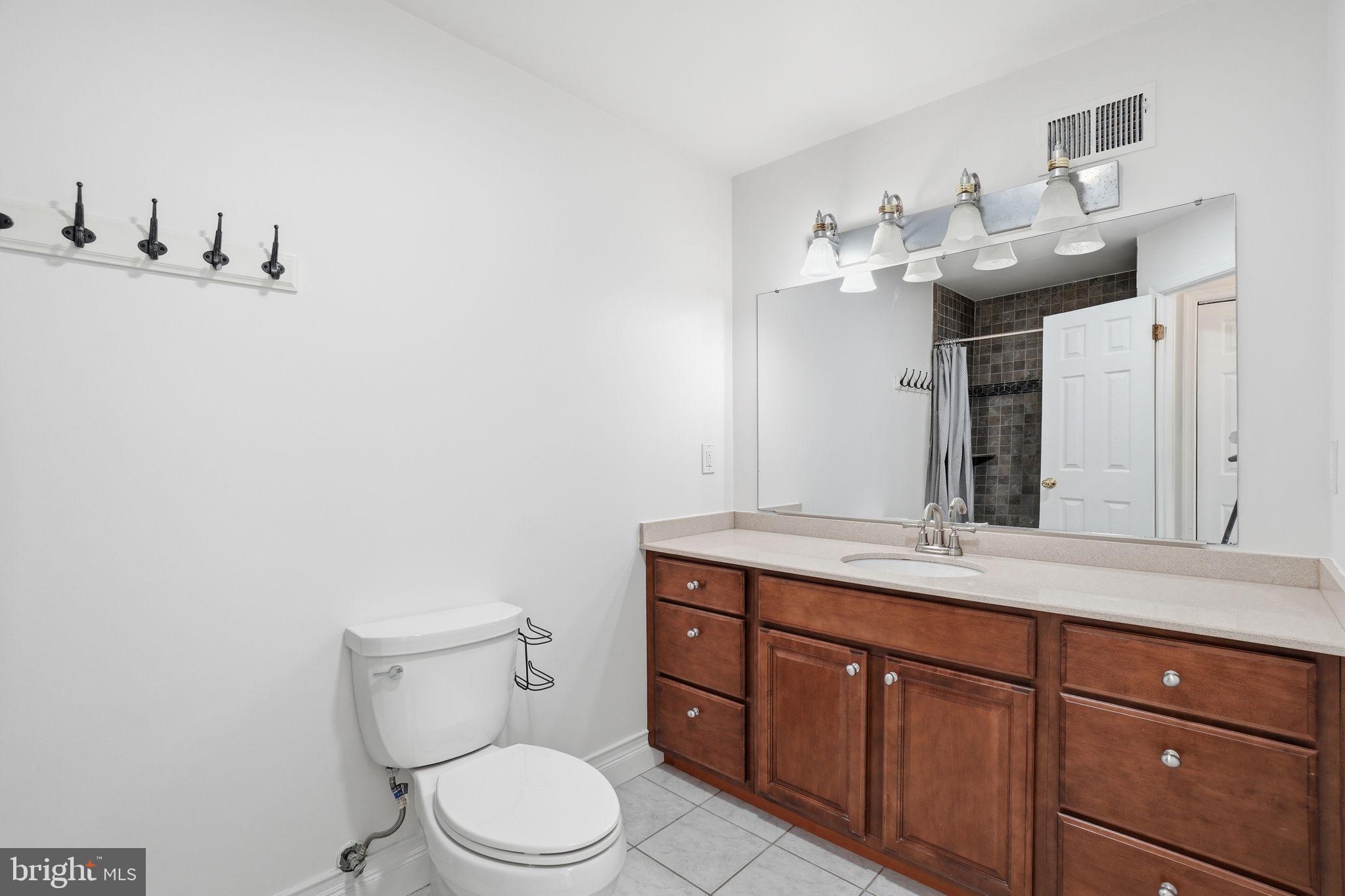 6851 Brian Michael Court Springfield, VA 22153 - Photo 13 of 25