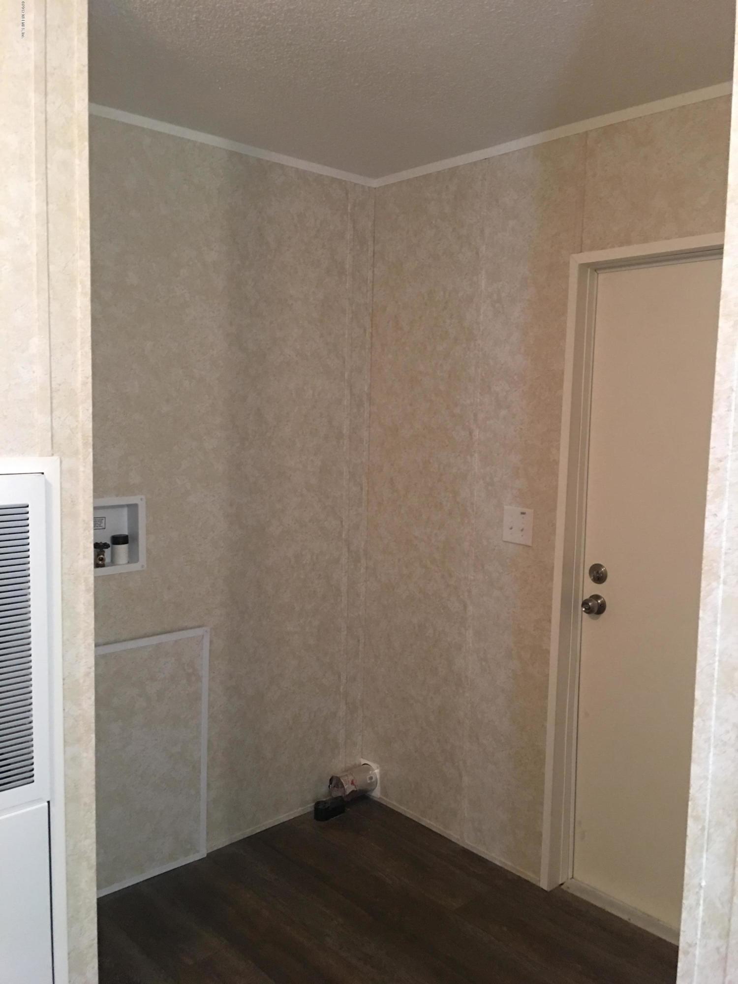 13270 Boney Road, Unit 2 Jacksonville, FL 32226 - Photo 3 of 6 IMG_2657