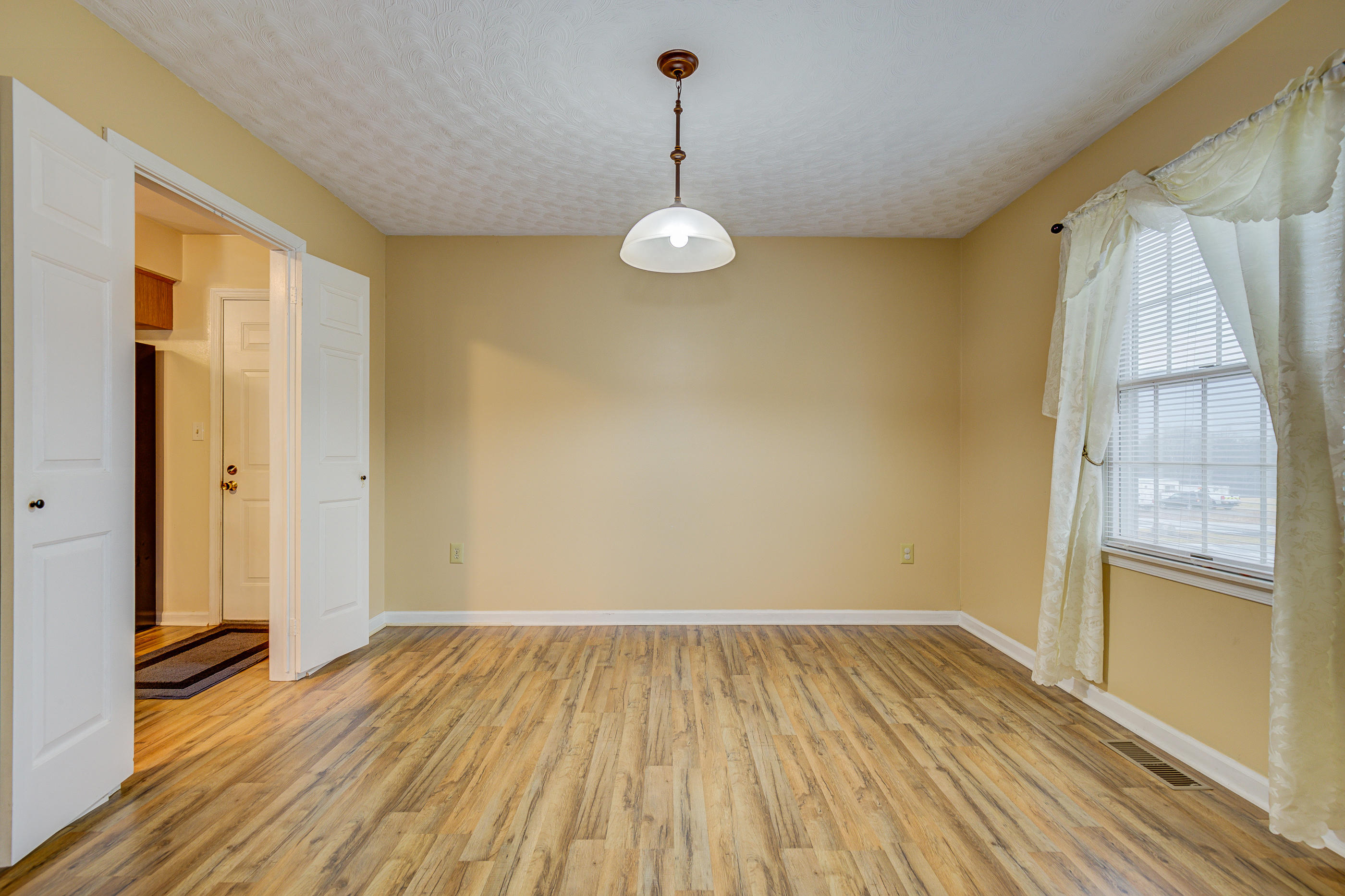 3470 Sterling Road Roanoke, VA 24014 - Photo 11 of 36 Dining Room