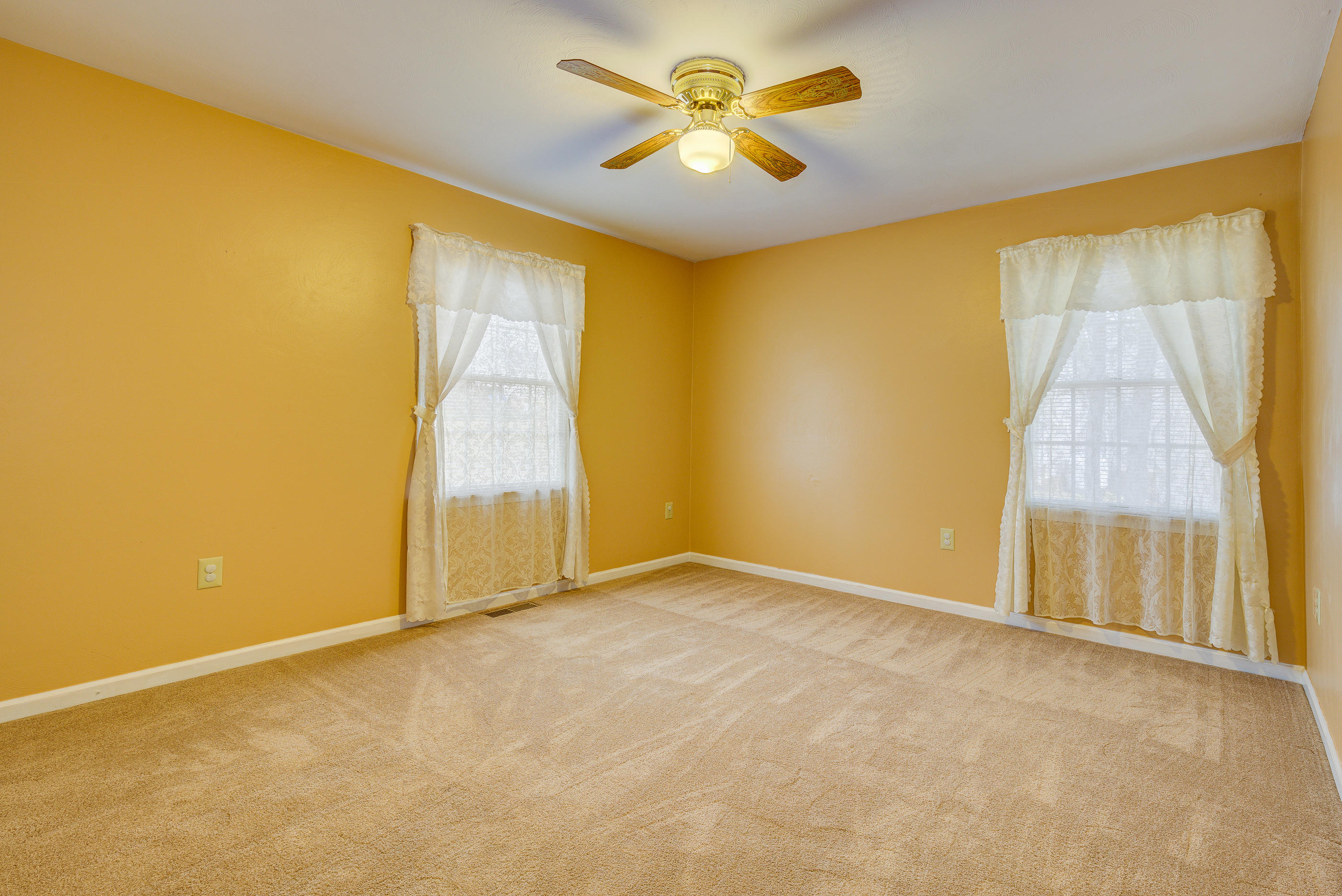 3470 Sterling Road Roanoke, VA 24014 - Photo 13 of 36 Bedroom 2