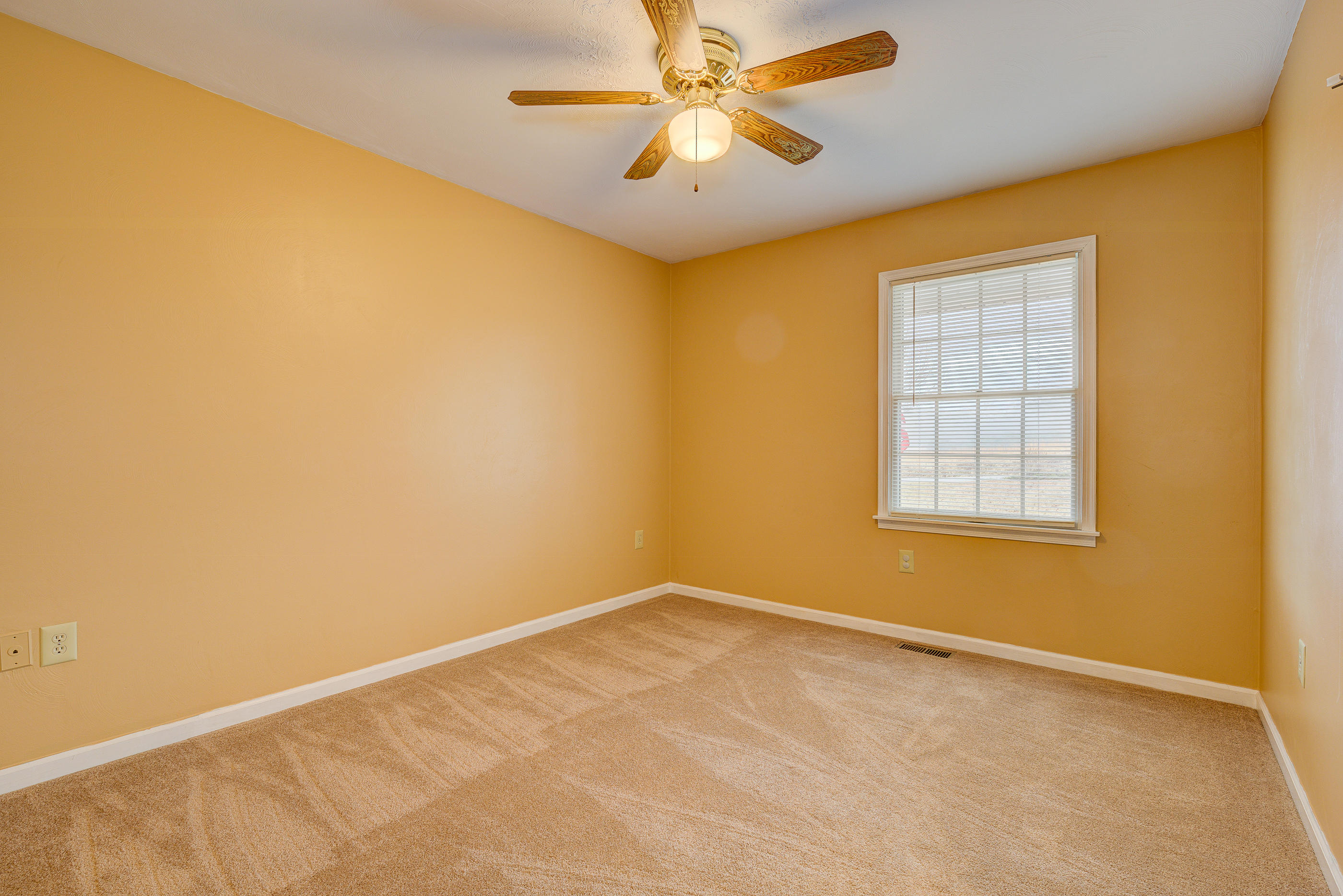 3470 Sterling Road Roanoke, VA 24014 - Photo 17 of 36 Bedroom 1
