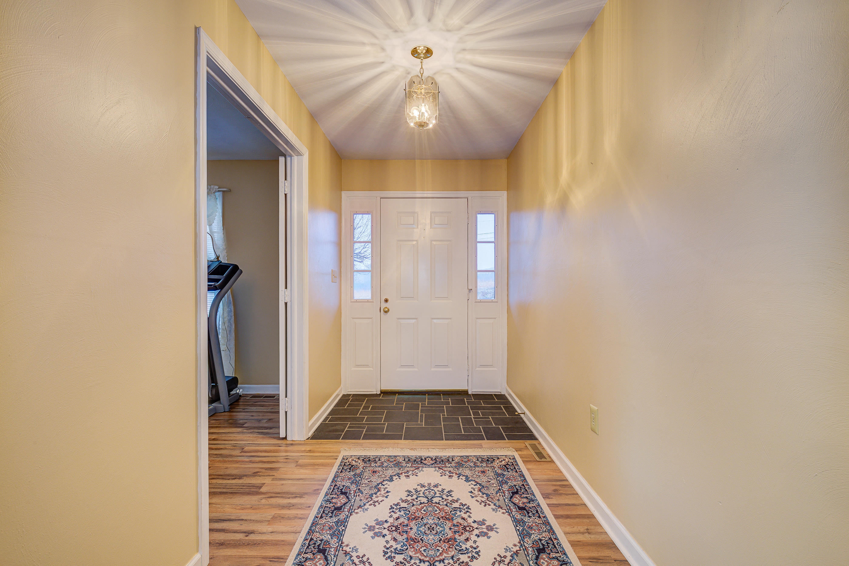 3470 Sterling Road Roanoke, VA 24014 - Photo 18 of 36 Entry